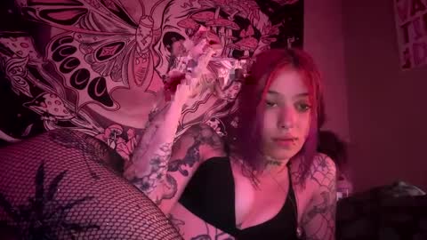 lookingforlona online show from September 25, 2025, 4:43 pm