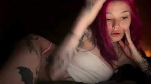 lookingforlona online show from October 30, 2025, 1:34 pm