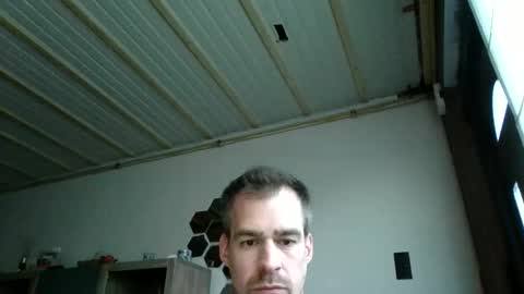 loonelyy online show from April 5, 2026, 6:05 pm