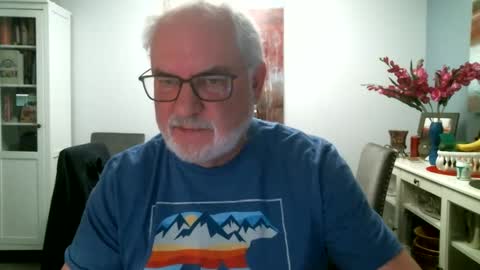 loop102 online show from December 11, 2024, 4:07 am