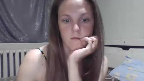 Snapshot of lora879 chatting on June 7, 2026, 9:18 pm Lora online show from June 7, 2026, 9:18 pm