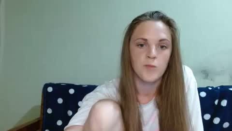 Snapshot of lora879 chatting on June 16, 2026, 7:27 pm Lora online show from June 16, 2026, 7:27 pm