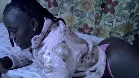 Snapshot of lora_amor chatting on April 29, 2026, 6:25 pm lora_amor online show from April 29, 2026, 6:25 pm