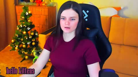 Lora Cain online show from December 20, 2024, 2:16 pm