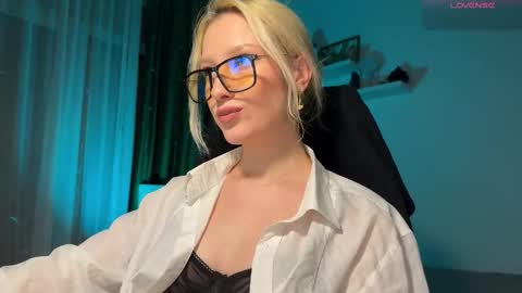 Snapshot of lora_hellyeah chatting on January 19, 2026, 1:59 pm Lora heil online show from January 19, 2026, 1:59 pm