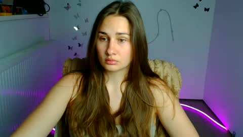 Snapshot of lora_kisses chatting on June 22, 2026, 5:37 am Lora online show from June 22, 2026, 5:37 am