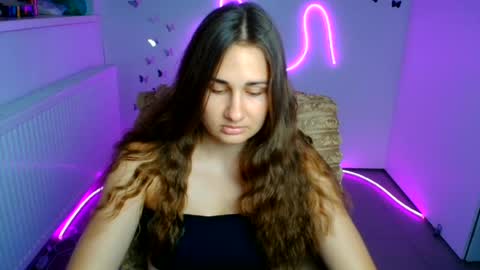 Snapshot of lora_kisses chatting on July 2, 2026, 5:57 am Lora online show from July 2, 2026, 5:57 am