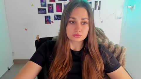 Snapshot of lora_kisses chatting on July 8, 2026, 5:34 am Lora online show from July 8, 2026, 5:34 am