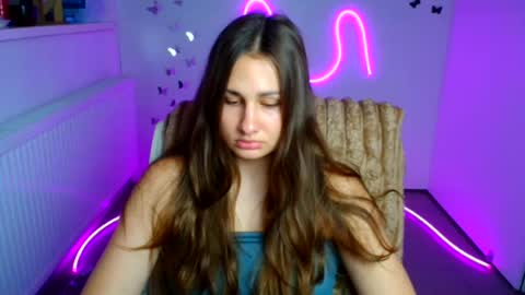 Snapshot of lora_kisses chatting on July 14, 2026, 5:45 am Lora online show from July 14, 2026, 5:45 am