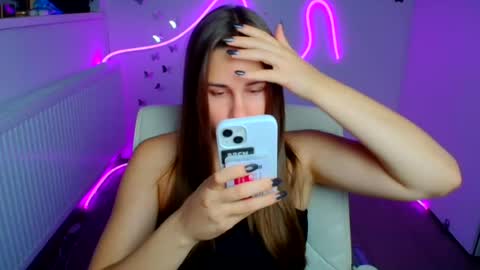 Snapshot of lora_kisses chatting on July 28, 2026, 5:58 am Lora online show from July 28, 2026, 5:58 am