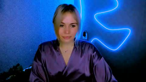 Lora online show from February 4, 2026, 3:12 am