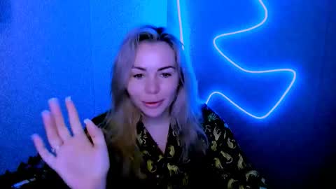 Lora online show from February 27, 2026, 3:17 am