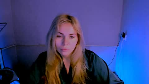 Lora online show from April 10, 2026, 2:17 am