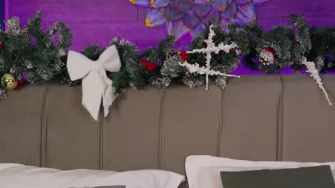 Lora online show from December 14, 2025, 8:46 pm