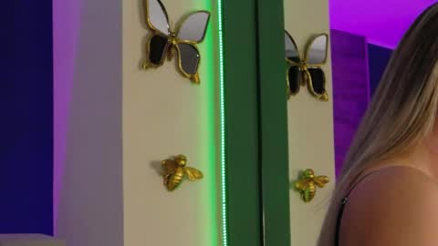 Snapshot of loradevine chatting on June 9, 2026, 7:47 pm Lora online show from June 9, 2026, 7:47 pm
