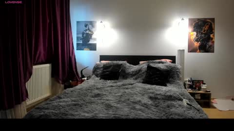 Lora online show from January 15, 2025, 9:24 am