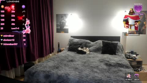 Lora online show from January 25, 2025, 5:40 pm