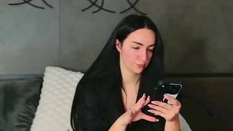 Miss online show from November 27, 2025, 2:19 pm