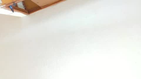 loreanis online show from June 25, 2026, 12:43 am