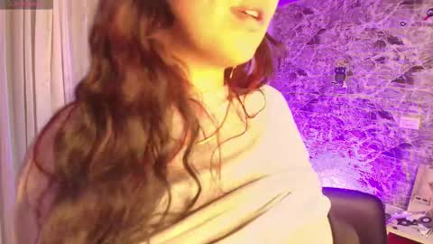 Loren online show from February 21, 2026, 12:33 am