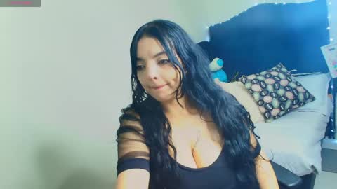 Snapshot of loren_44tits chatting on May 27, 2026, 7:55 pm Loren online show from May 27, 2026, 7:55 pm