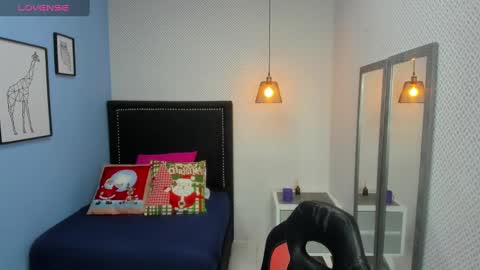 Snapshot of lorenadavies chatting on December 30, 2024, 12:20 pm lorenadavies online show from December 30, 2024, 12:20 pm