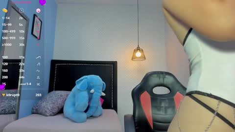 Snapshot of lorenadavies chatting on February 21, 2025, 12:39 pm lorenadavies online show from February 21, 2025, 12:39 pm