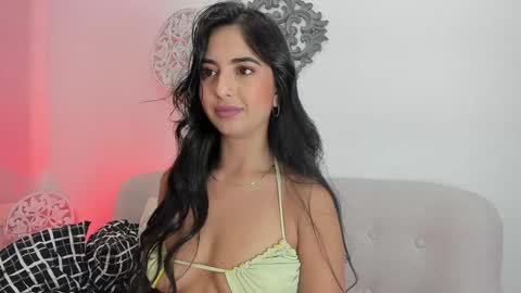 L O R E N online show from January 8, 2025, 11:30 pm