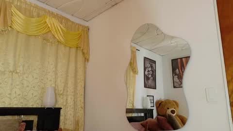 Loretahorny25 online show from June 6, 2026, 11:26 am