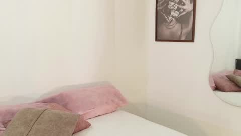 Loretahorny25 online show from June 26, 2026, 5:17 pm
