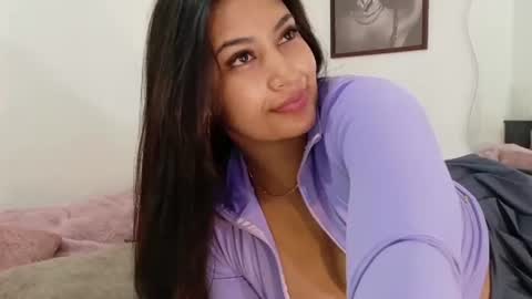 Loretahorny25 online show from June 30, 2026, 1:34 pm