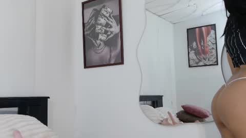 Loretahorny25 online show from July 16, 2026, 1:50 pm