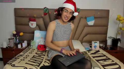 LorettMatthew online show from December 27, 2024, 8:02 am