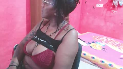 Snapshot of loretybighot chatting on May 21, 2026, 4:36 pm loretybighot online show from May 21, 2026, 4:36 pm