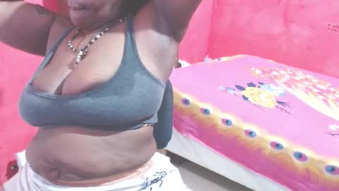 Snapshot of loretybighot chatting on May 24, 2026, 2:00 pm loretybighot online show from May 24, 2026, 2:00 pm