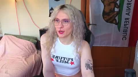 Snapshot of lori_myaf chatting on May 22, 2026, 3:06 pm Lori ----------------------------------- online show from May 22, 2026, 3:06 pm