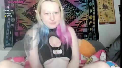 Lori Critter online show from April 13, 2026, 10:32 am