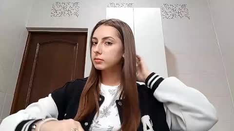 Stella online show from November 15, 2025, 12:02 pm