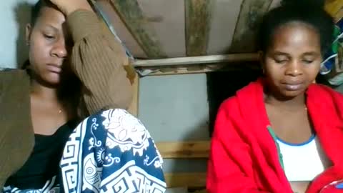 lorienne98 online show from May 23, 2026, 2:28 am