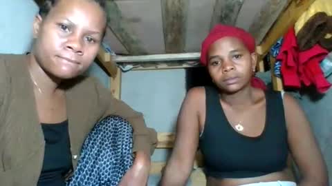 lorienne98 online show from May 24, 2026, 11:32 pm