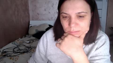 LorraGrey online show from April 3, 2026, 5:49 am