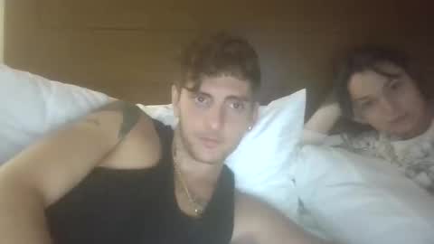 LosRompeCamera online show from October 31, 2025, 4:57 am