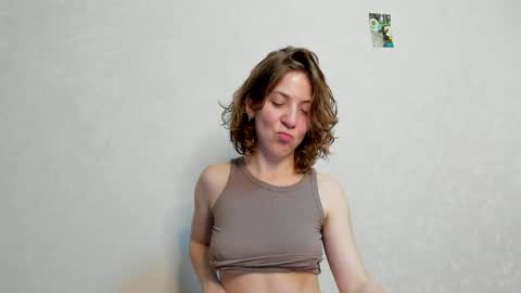 Snapshot of lost_moon chatting on May 21, 2026, 7:32 pm lost_moon online show from May 21, 2026, 7:32 pm