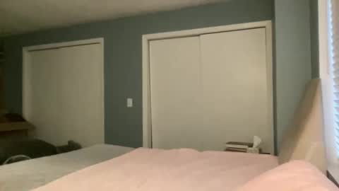 lothlori online show from March 23, 2026, 11:42 pm