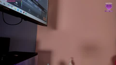 Snapshot of lou_22_ chatting on February 9, 2026, 12:31 pm Lou online show from February 9, 2026, 12:31 pm