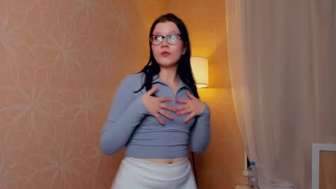 Snapshot of louellamc chatting on March 2, 2026, 6:15 pm Blondel online show from March 2, 2026, 6:15 pm