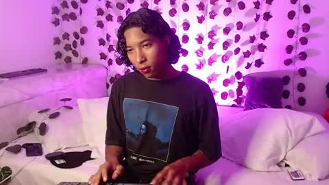 Snapshot of louis_hardstar chatting on March 5, 2025, 8:32 pm Louis Valdz online show from March 5, 2025, 8:32 pm