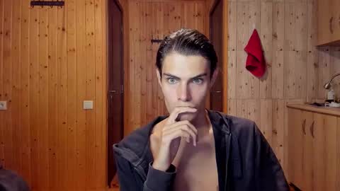 Mark online show from September 9, 2025, 2:38 pm