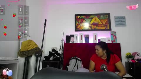 Snapshot of louise_nails chatting on September 16, 2025, 12:17 pm LouIse online show from September 16, 2025, 12:17 pm