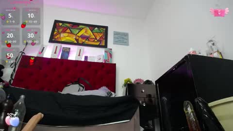 Snapshot of louise_nails chatting on September 23, 2025, 12:30 pm LouIse online show from September 23, 2025, 12:30 pm